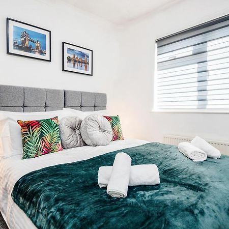 Heathrow 2-Bedroom Maisonette With Parking 西德雷顿 外观 照片