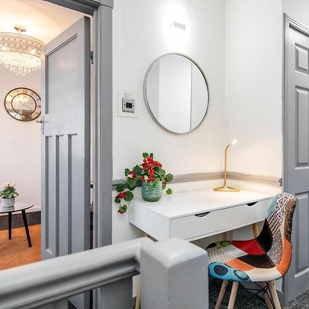 Heathrow 2-Bedroom Maisonette With Parking 西德雷顿 外观 照片