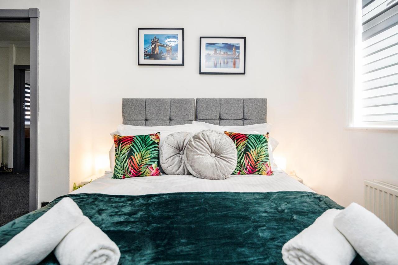 Heathrow 2-Bedroom Maisonette With Parking 西德雷顿 外观 照片