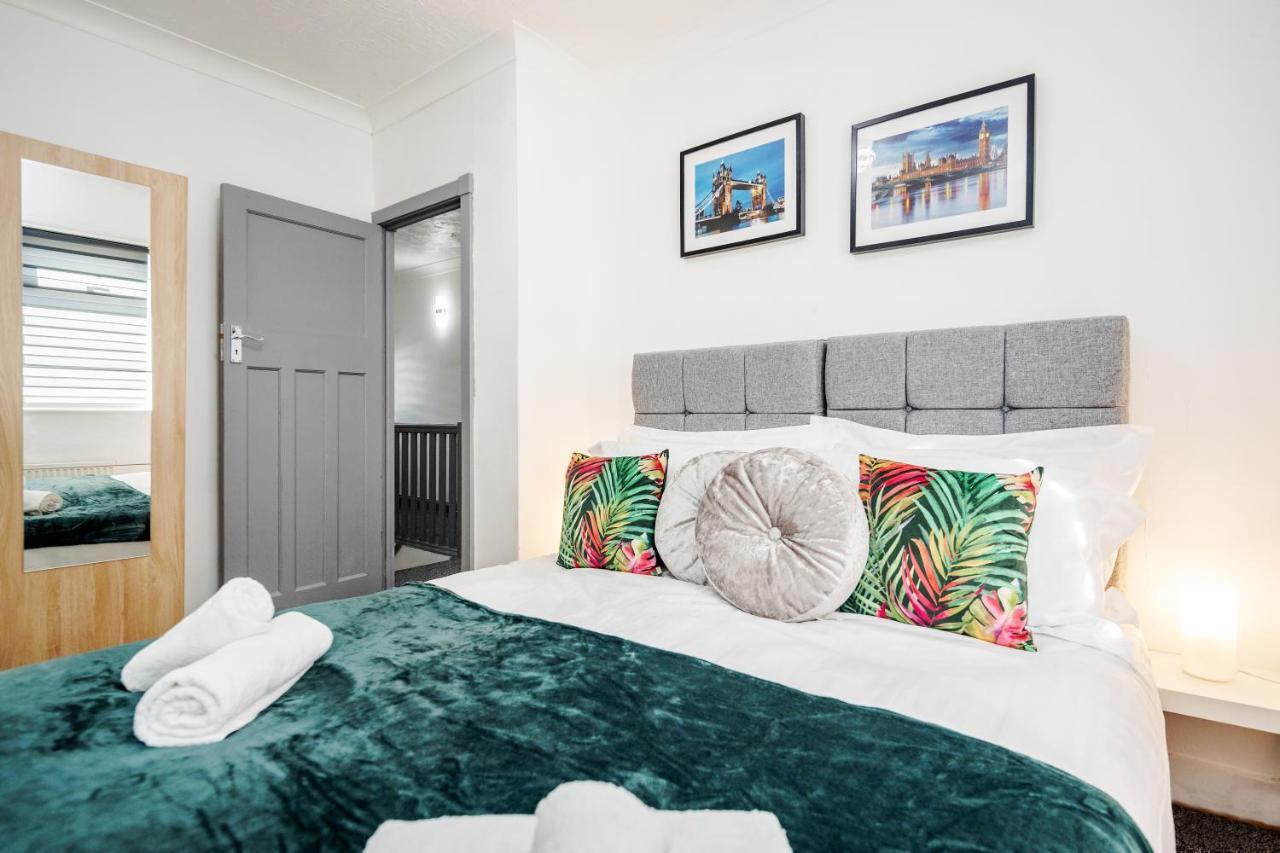 Heathrow 2-Bedroom Maisonette With Parking 西德雷顿 外观 照片