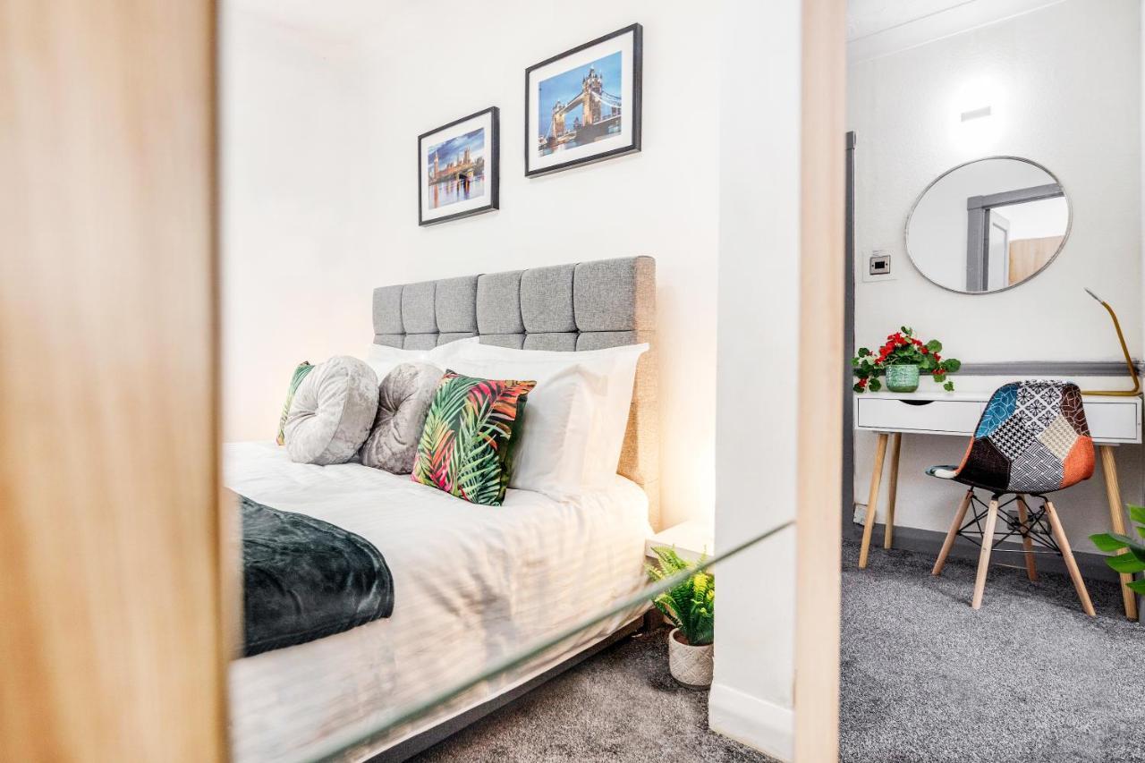 Heathrow 2-Bedroom Maisonette With Parking 西德雷顿 外观 照片