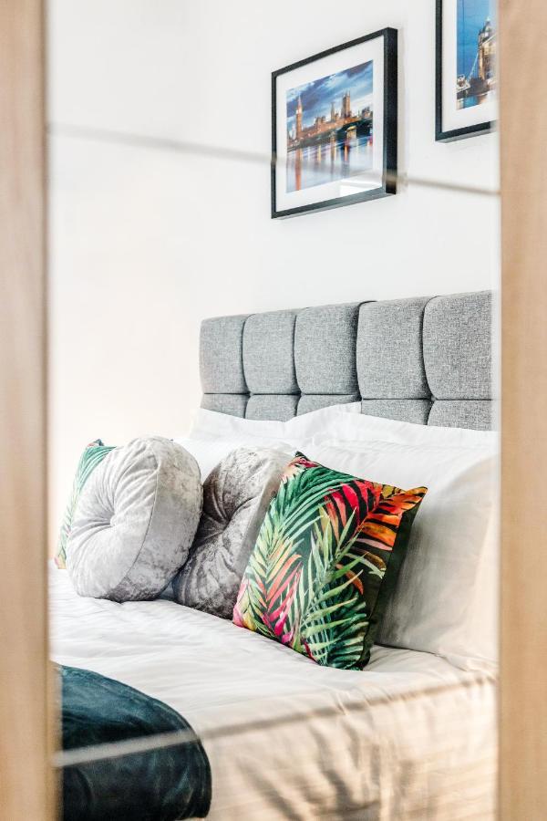 Heathrow 2-Bedroom Maisonette With Parking 西德雷顿 外观 照片