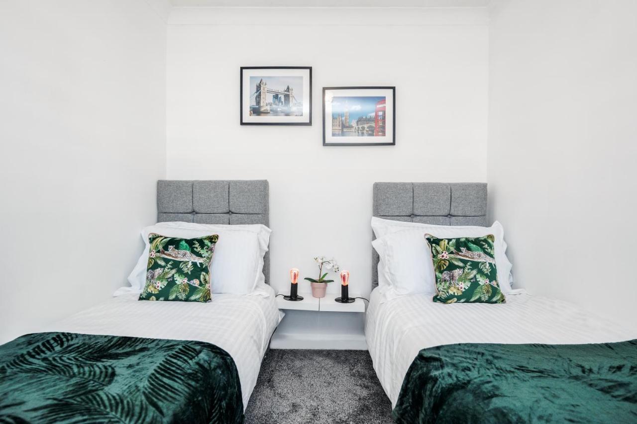 Heathrow 2-Bedroom Maisonette With Parking 西德雷顿 外观 照片