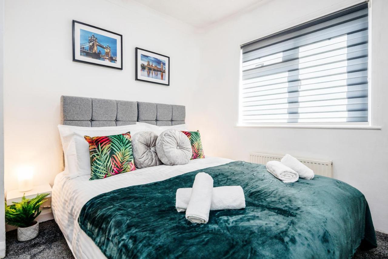 Heathrow 2-Bedroom Maisonette With Parking 西德雷顿 外观 照片