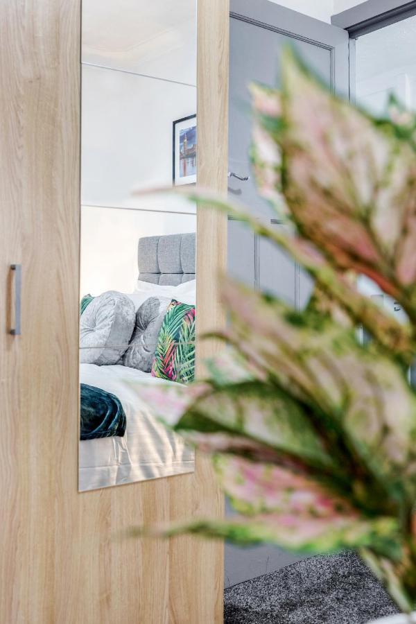 Heathrow 2-Bedroom Maisonette With Parking 西德雷顿 外观 照片