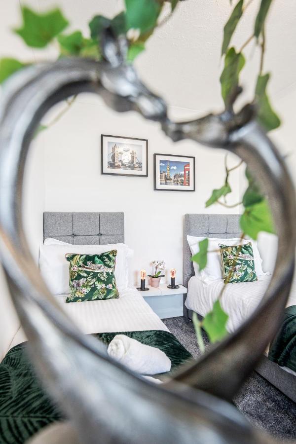 Heathrow 2-Bedroom Maisonette With Parking 西德雷顿 外观 照片