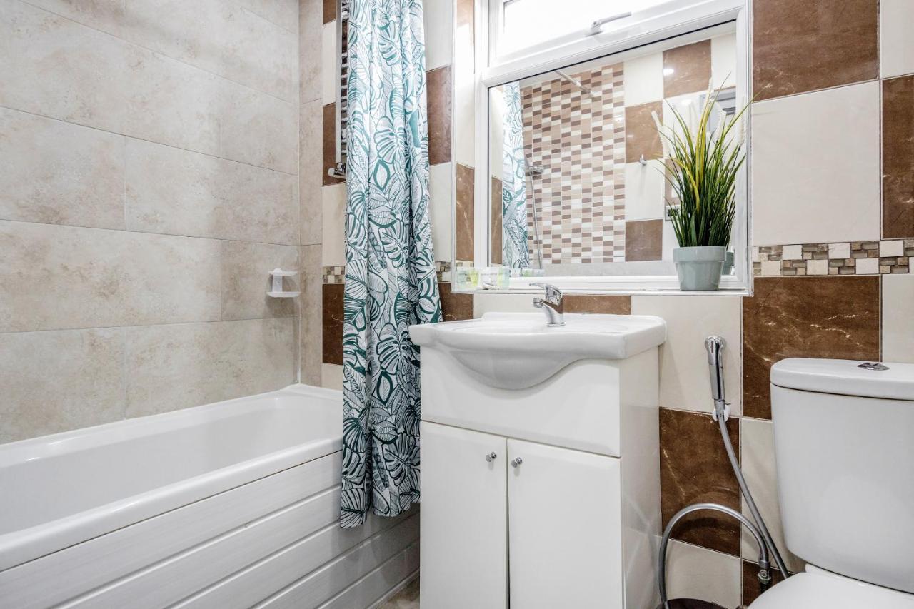 Heathrow 2-Bedroom Maisonette With Parking 西德雷顿 外观 照片