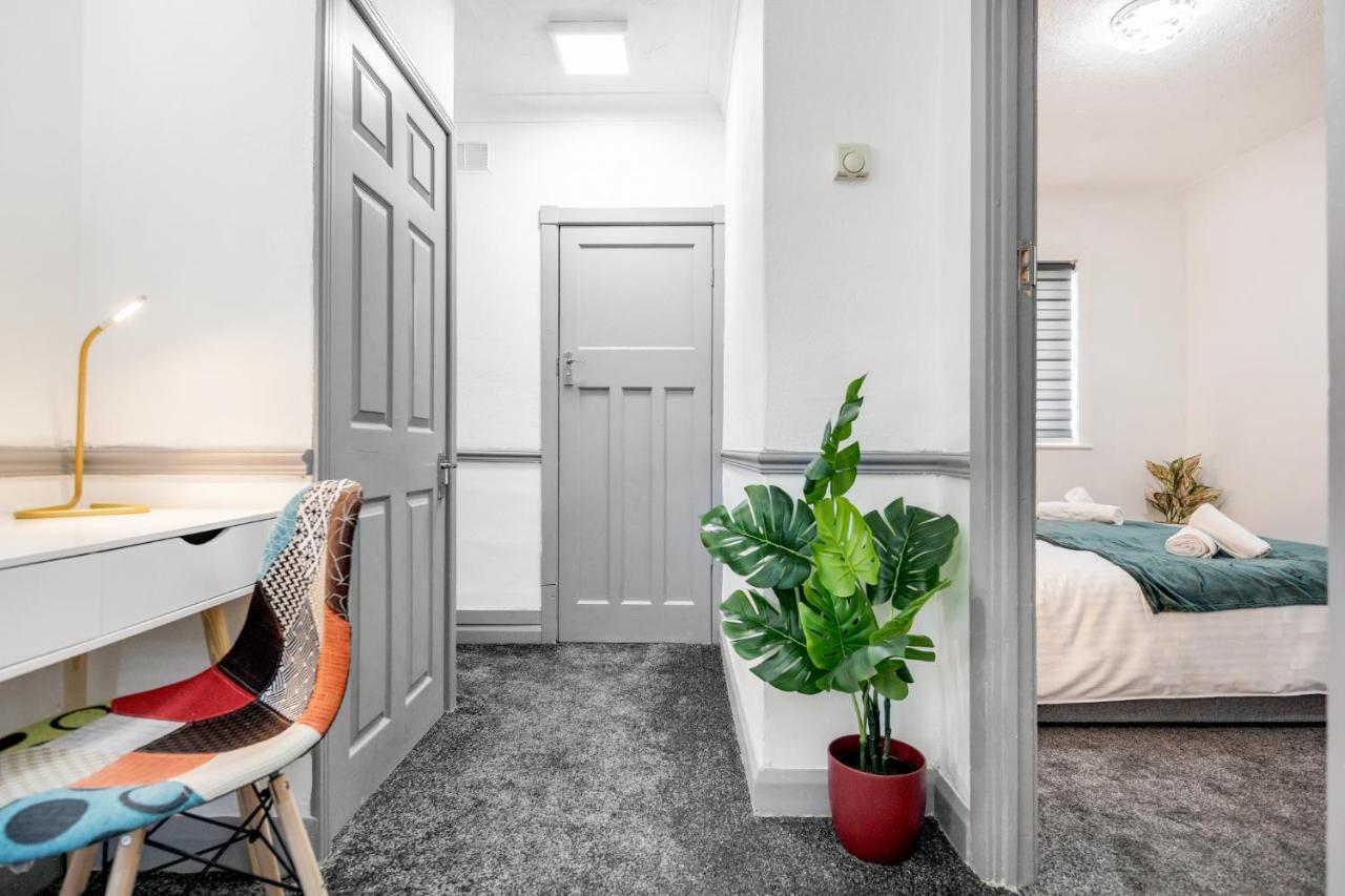 Heathrow 2-Bedroom Maisonette With Parking 西德雷顿 外观 照片