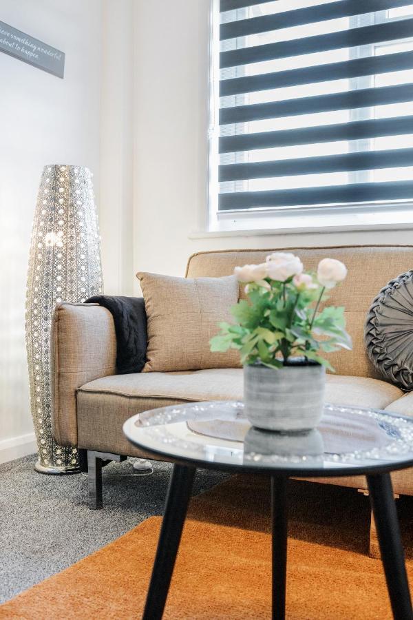Heathrow 2-Bedroom Maisonette With Parking 西德雷顿 外观 照片